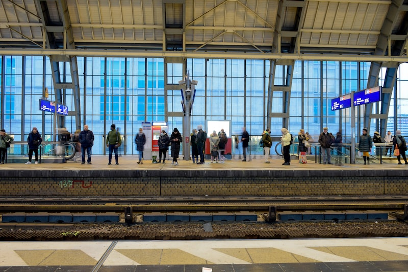 Tren Yolculuğu ve Manzara Biletleri: Doğal Güzellikleri İzleyin